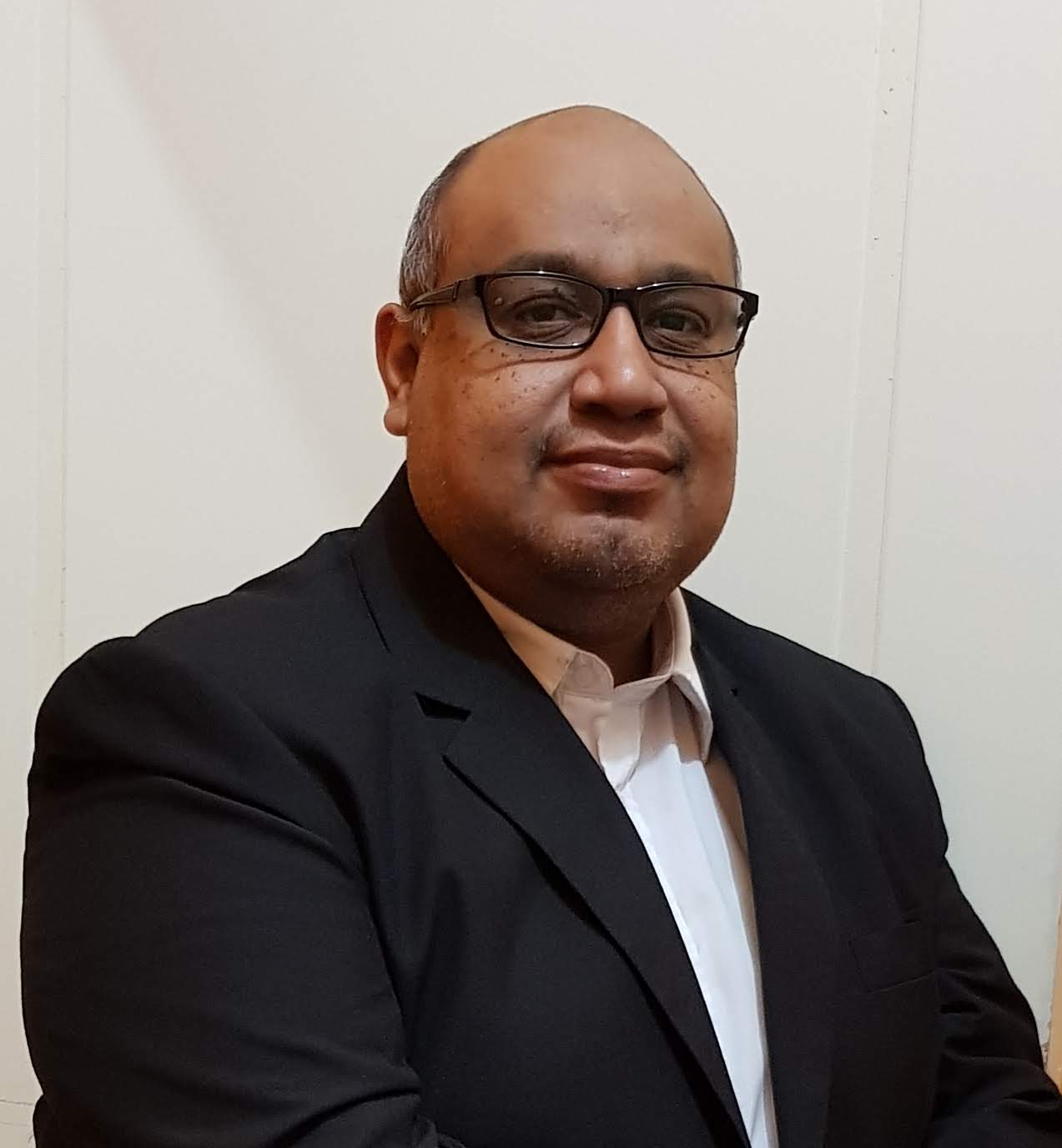 Renzo Camargo - Director